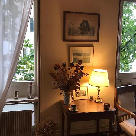 A Typical Parisian Flat For All Parisien Lovers/business *