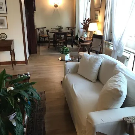 A Typical Parisian Flat For All Parisien Lovers/business דירה *